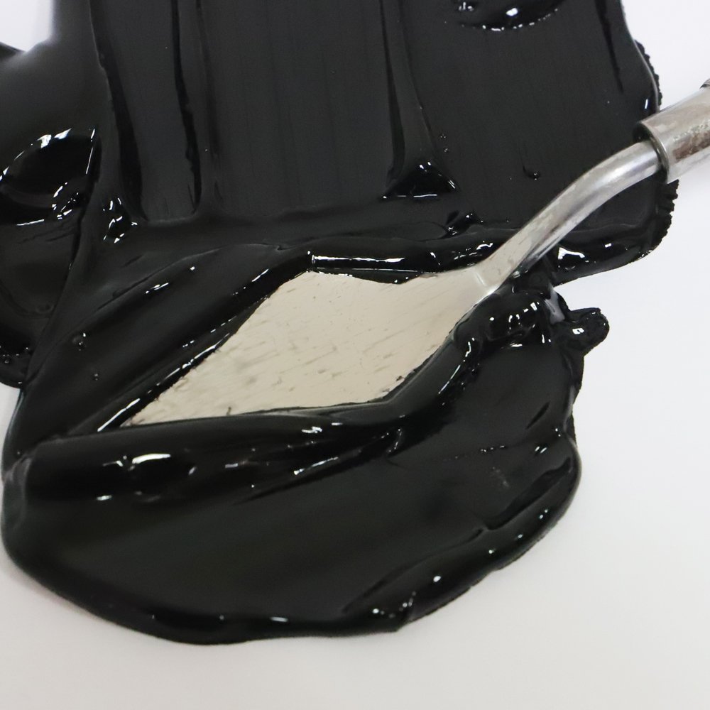 Mont Marte Discovery School Acrylic, Titanium White and Black, 1/2 Gallon (2 Liter). Ideal for Students and Artists. Excellent Coverage and Fast Drying. Pump Lid Included. - Image 5